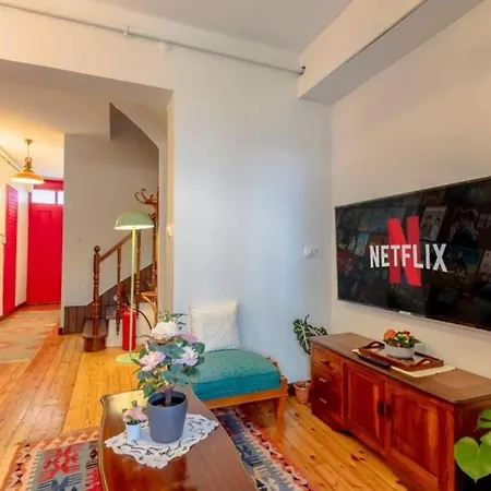Apartment 5br Haven In Cihangir - Near Istiklal & Taksim