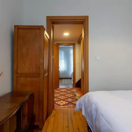 Apartment 5br Haven In Cihangir - Near Istiklal & Taksim *