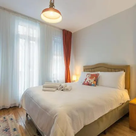 5br Haven In Cihangir - Near Istiklal & Taksim *