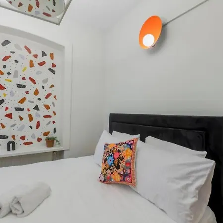 Apartment 5br Haven In Cihangir - Near Istiklal & Taksim