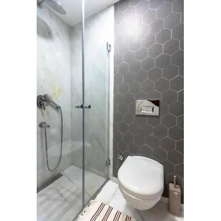 Apartment 5br Haven In Cihangir - Near Istiklal & Taksim *