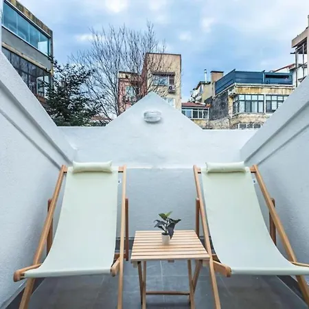 Apartment 5br Haven In Cihangir - Near Istiklal & Taksim