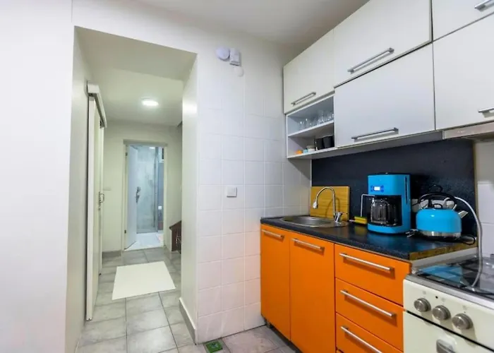 Apartment 5br Haven In Cihangir - Near Istiklal & Taksim *
