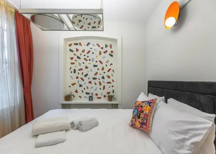 Apartment 5br Haven In Cihangir - Near Istiklal & Taksim Istanbul